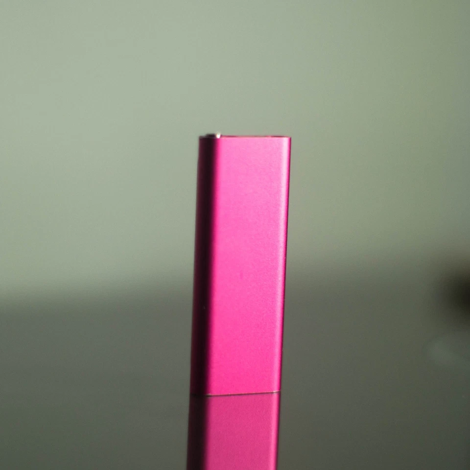 Apple iPod Shuffle 3rd Generation A1271 (2GB) Pink - Image 4 of 4