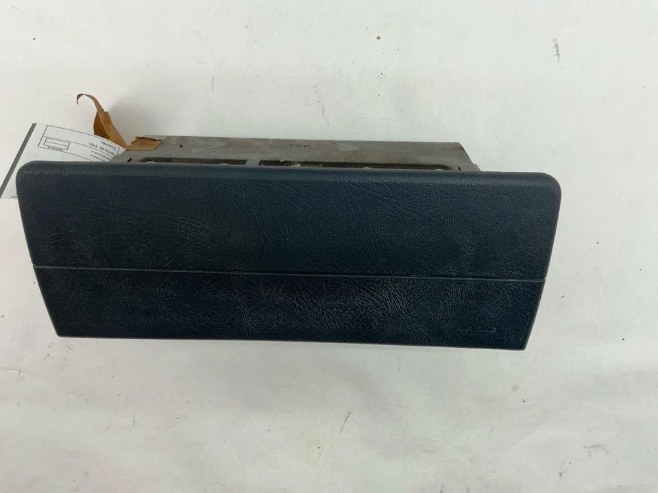 Air Bag CHEVY PICKUP 1500 passenger dash 97 98 99 - Image 2 of 4