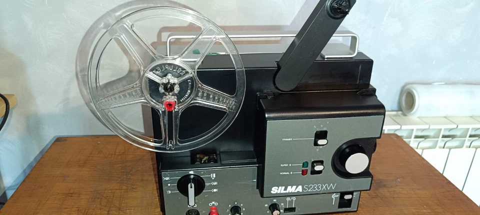 Proiettore Silma S233XW super 8 e 8mm - Immagine 2 di 4