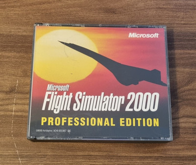 Microsoft Flight Simulator 2000 Professional Edition (PC) CD