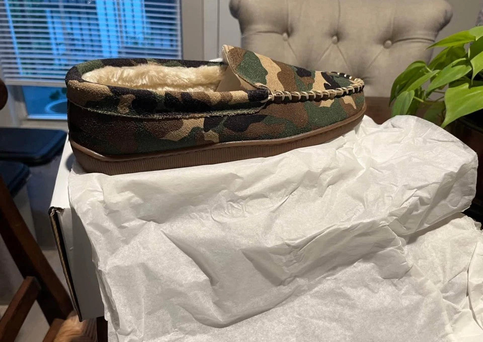 Hush Puppies Moccasin Slippers 8 men's - Image 3 of 4