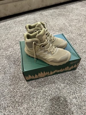 Men's Merrell Nova 3 Boots Size 11.5 Wide