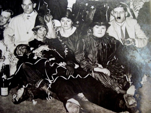 Large 1940-50's B&W Photograph of Halloween Party w/ Costumes * - Picture 7 of 9