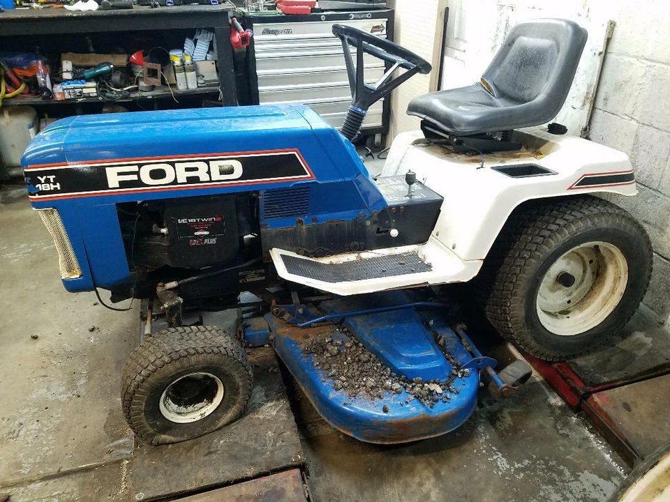 Cortacésped Ford YT18H - Placa de montaje del eje de dirección - USADO Foto 4 de 4