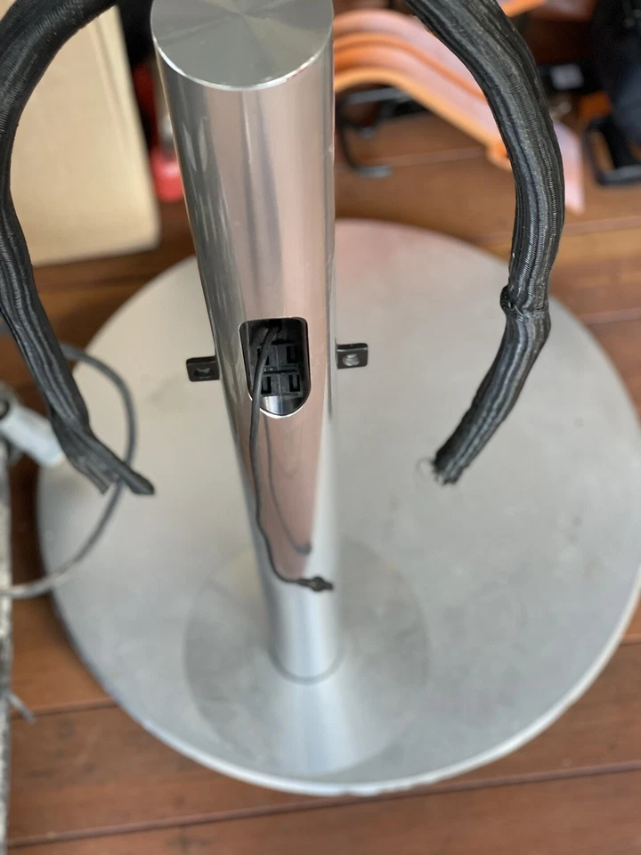 Floor tv swivel Motorised stand 85cm B&O - Image 2 of 2