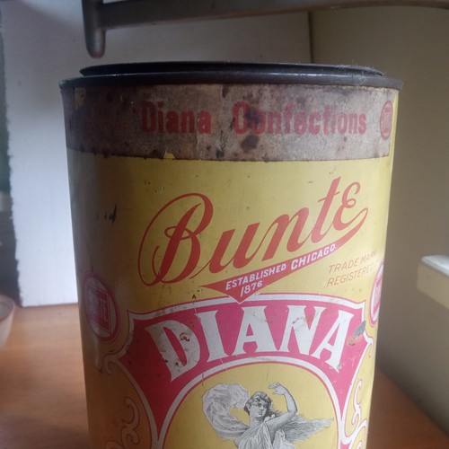 PRINCIPIOS DE 1900 COLORIDA DIANA "ESTUCHA" DULCES COLORIDOS BROS CHICAGO LATA GRANDE CON TAPA - Imagen 3 de 9