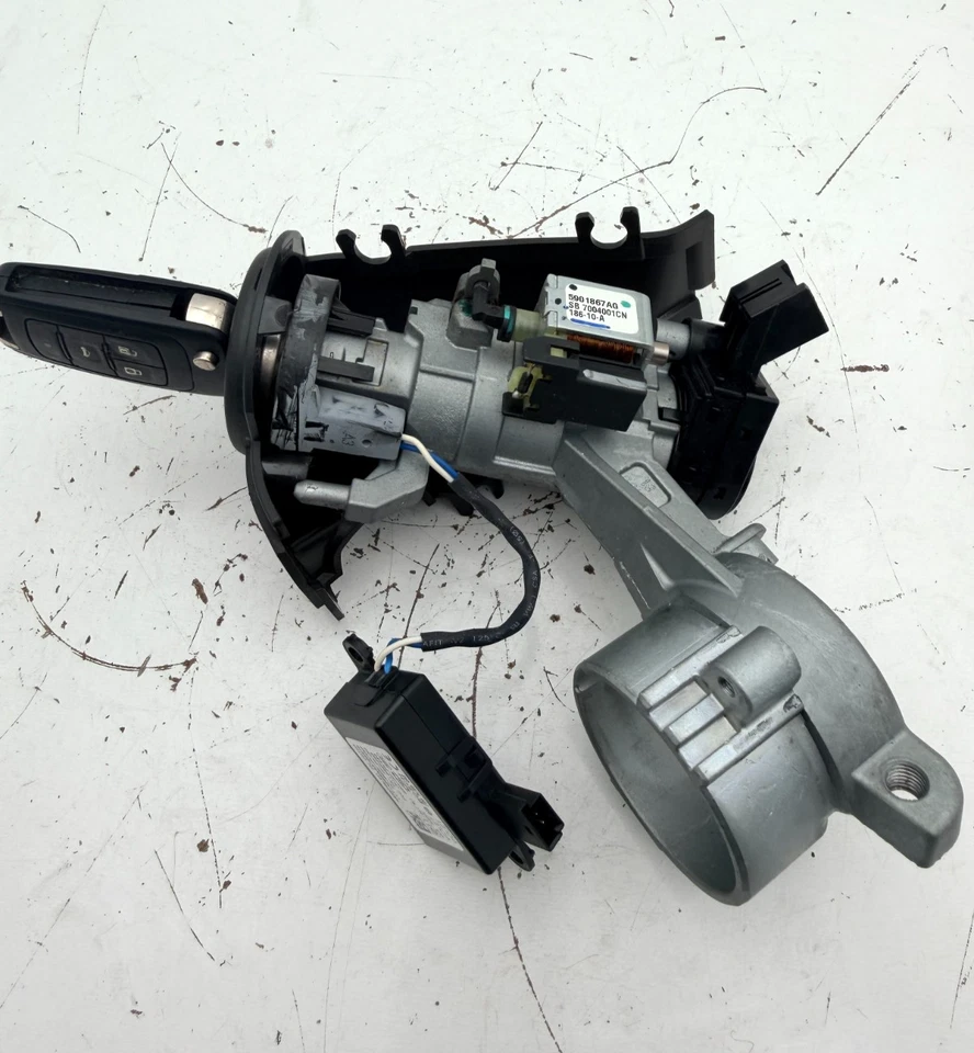 11-17 Buick Regal A/T Ignition Switch Lock Cylinder Housing & Key 5901867AG OEM - Image 3 of 4