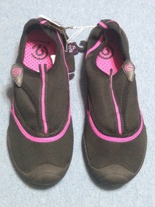 womens water shoes size 12