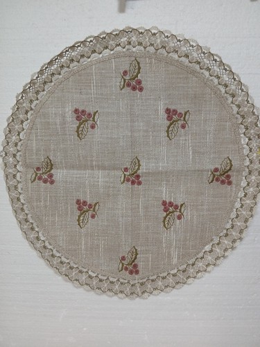 Tischdecke Tuch gehäkelt bestickt 24,5 Zoll - Bild 1 von 9