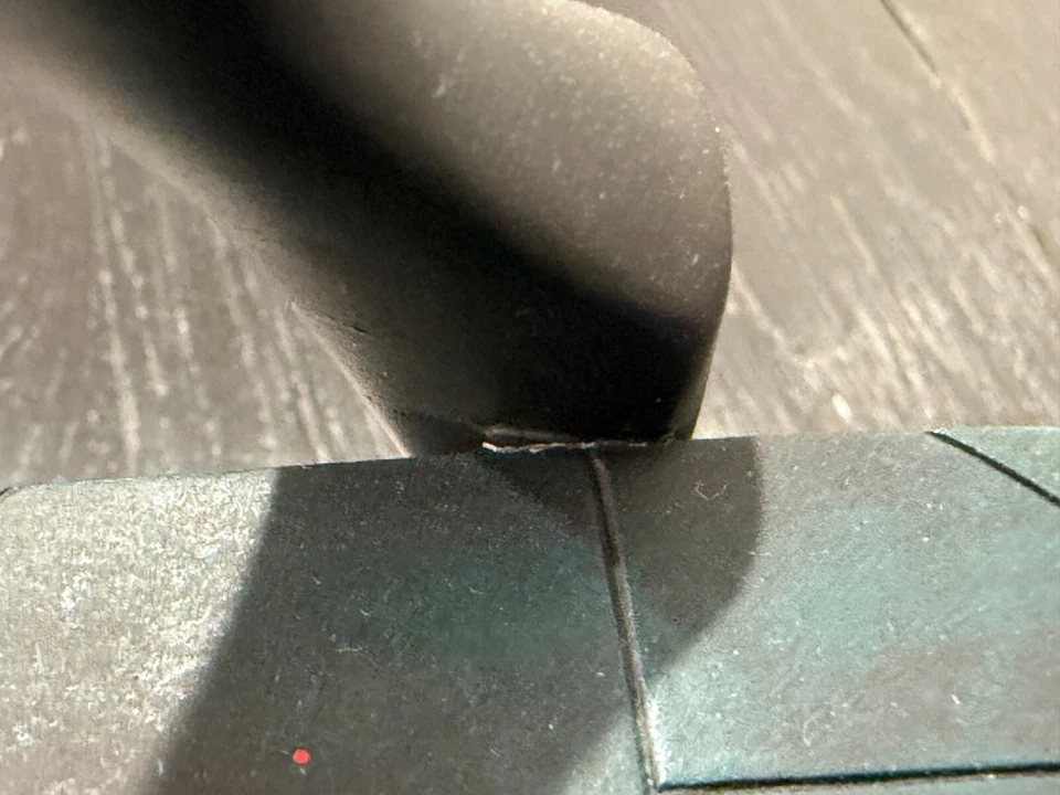 Batman Beyond Maquette Warner Bros. Studio Store 461170064009 #1691 of 2500 - Image 2 of 4