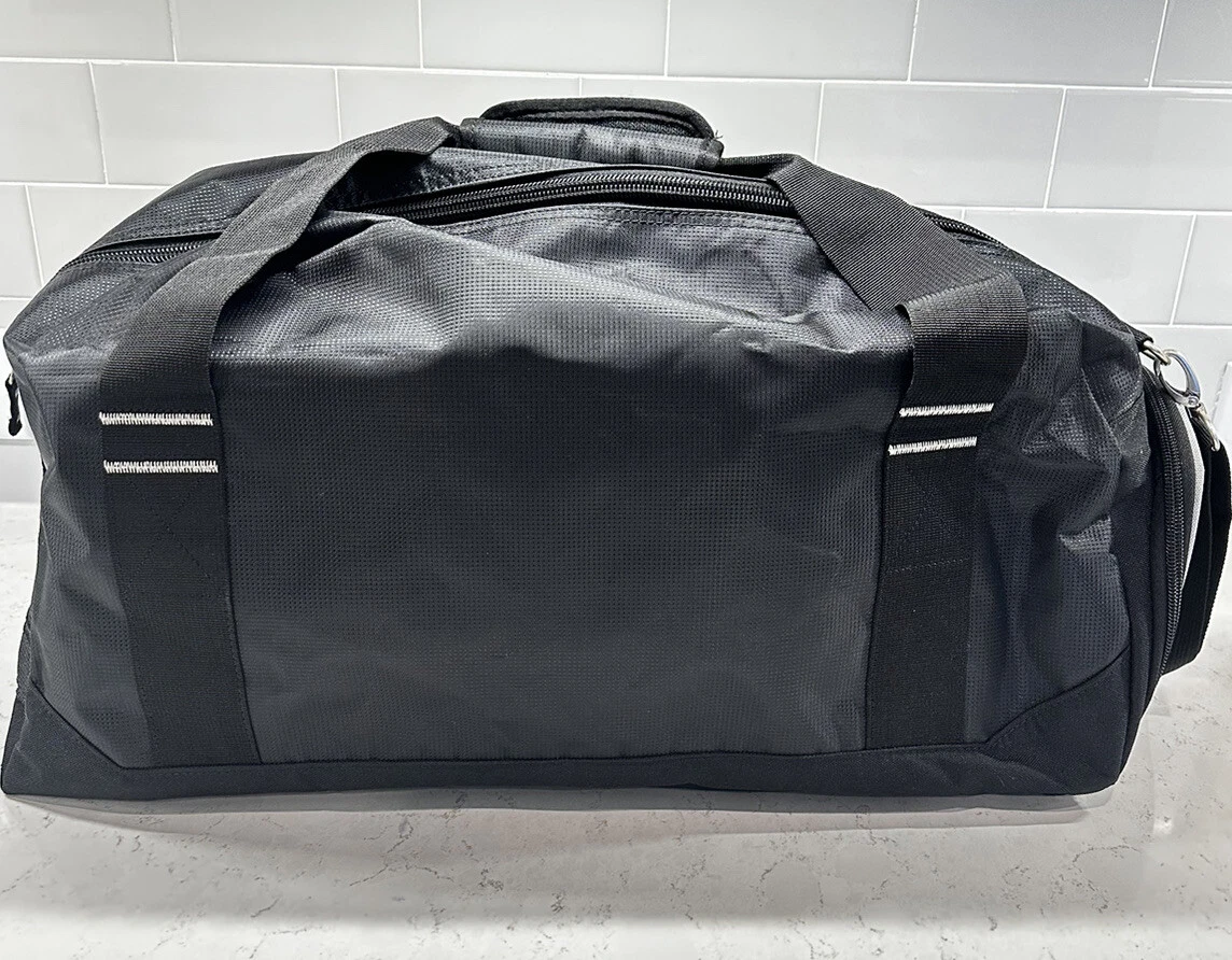 Ventilated cheap gym bag