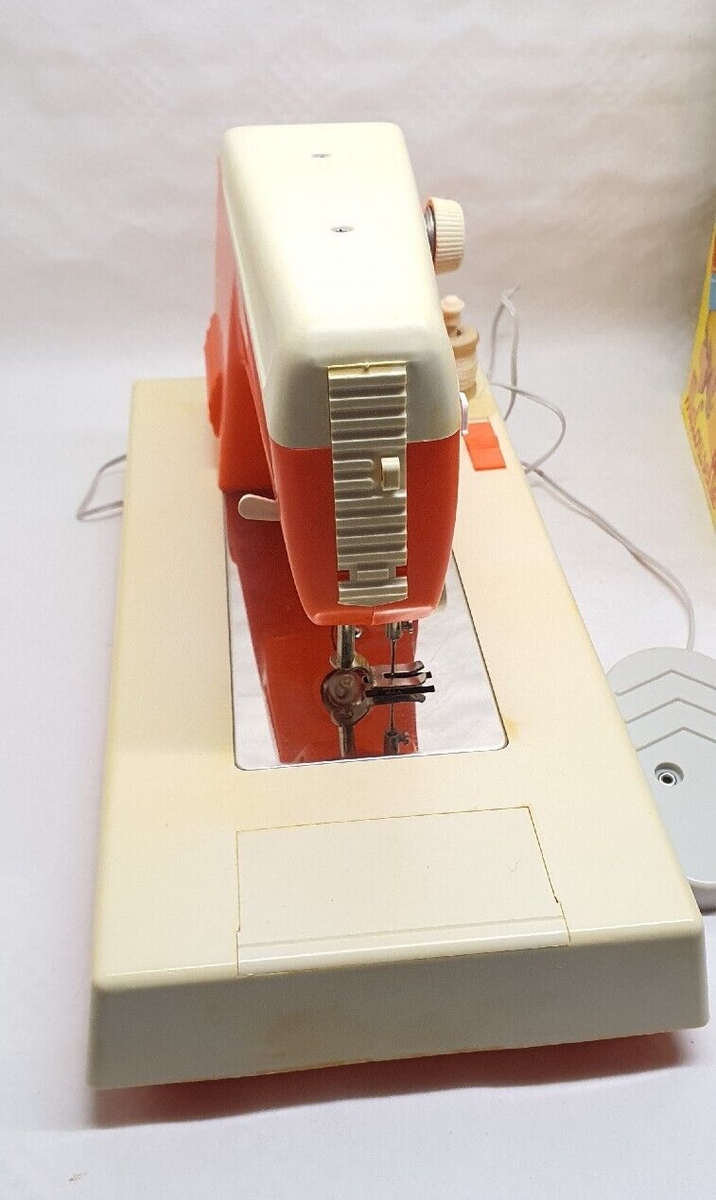 Machine à coudre sensa ma cousette jouet vintage dans à Toul | Clasf jeux