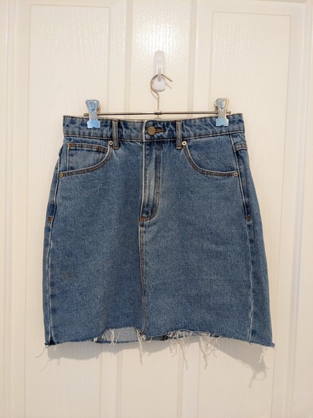 ABRAND JEANS Size 8/26 Blue Denim Cut-Off Frayed Hem Skirt