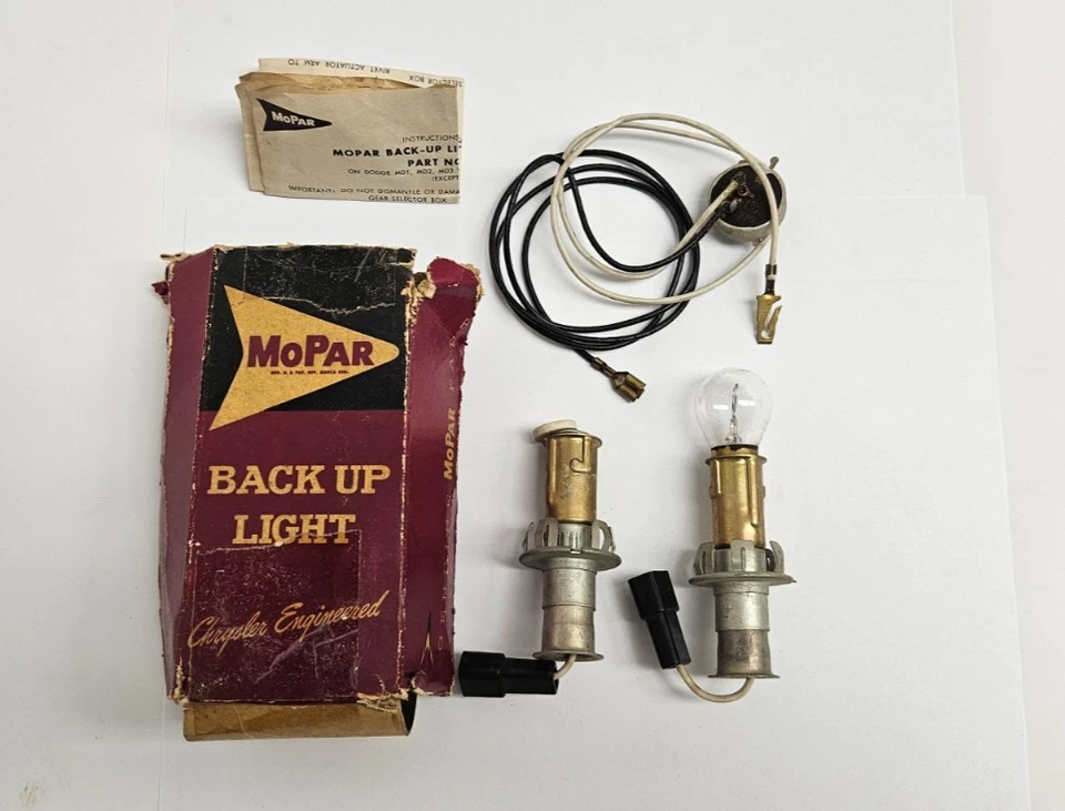 Dodge 1959 equipamiento de lámpara de luz de respaldo con transmisión automática 1887608 nuevo en stock Foto 2 de 4