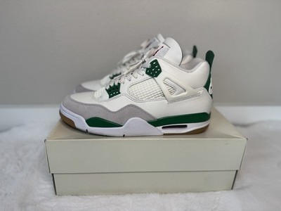 Jordan 4 Retro SB  Pine Green  Size 9