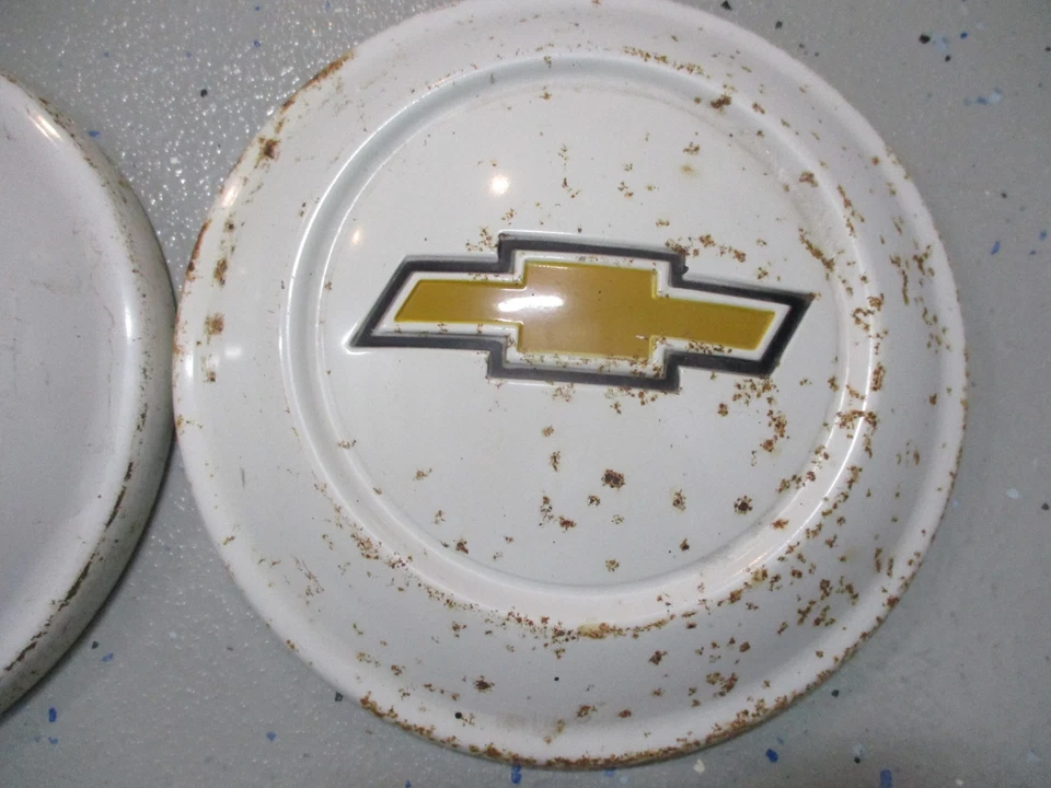 Juego de tapacubos blancos Chevy Chevrolet Luv 1973-1980 para plato de perro OEM Foto 4 de 4