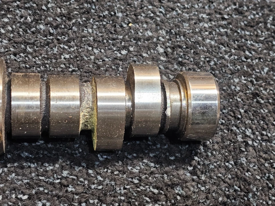 Árbol de levas motor Chrysler 517AC para Ram 2500 2022-2024 6,4 L V8 - Gas Foto 4 de 4