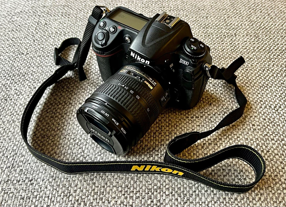 Nikon D300, photo 1 of 5