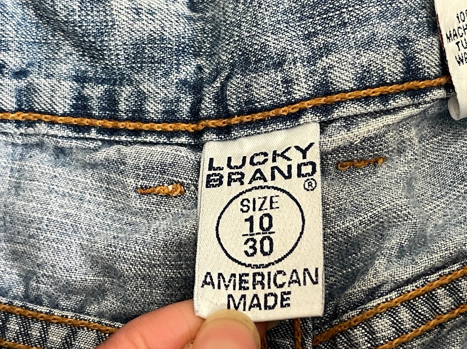 Vintage Y2K Lucky Brand Denim 916 Shorts Womens 10|30 Distressed 3" USA Made - Image 4 of 4