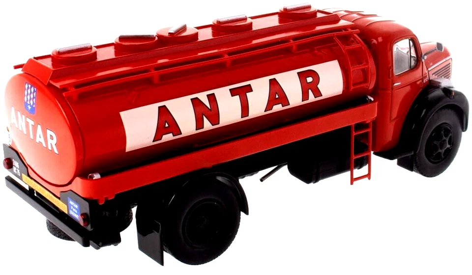 HACHETTE 1/43 BERLIET GLR 8R FUEL/PETROL TANKER TRUCK "ANTAR" RED FRANCE 1954 - Image 2 of 4