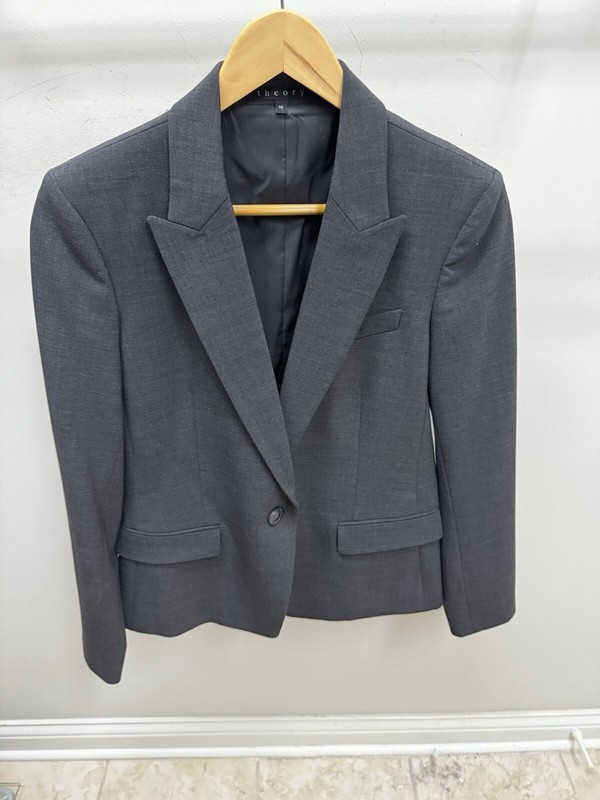 Women’s Theory Blazer
