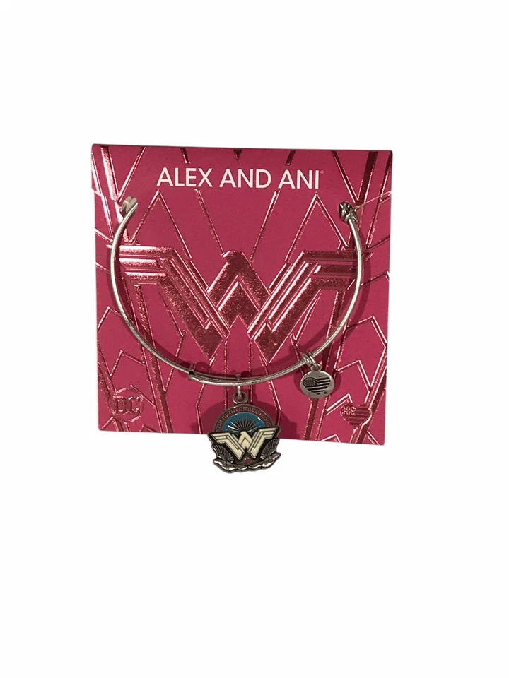 Pulsera Alex and Ani DC Mujer Maravilla "Fuerza, Gracia, Amor" Color Plata Foto 4 de 4