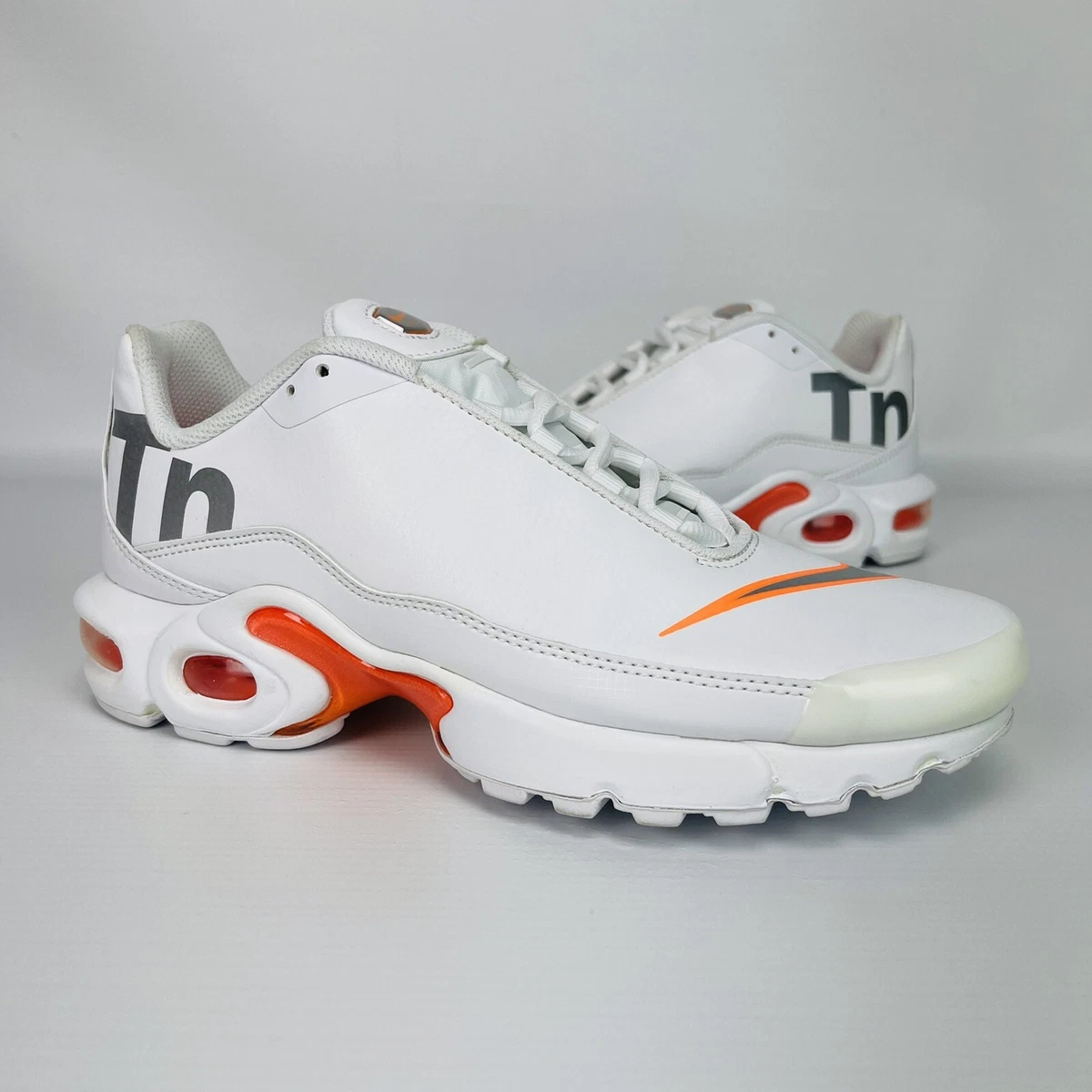 Air max plus big clearance logo orange