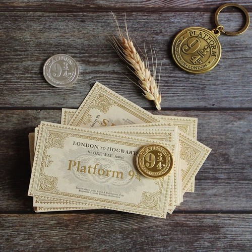 Harry Potter Hogwarts Train 9 3/4 Ticket Book Movie Prop Wizarding World Cosplay - Picture 2 of 5