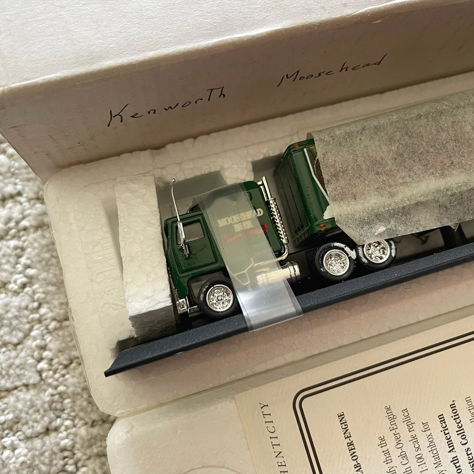 火柴盒收藏品 Kenworth Cab-Over-Engine 半 MOOSEHEAD 1: 100 CCY03M 状况完好 — 第 2/4 张图片