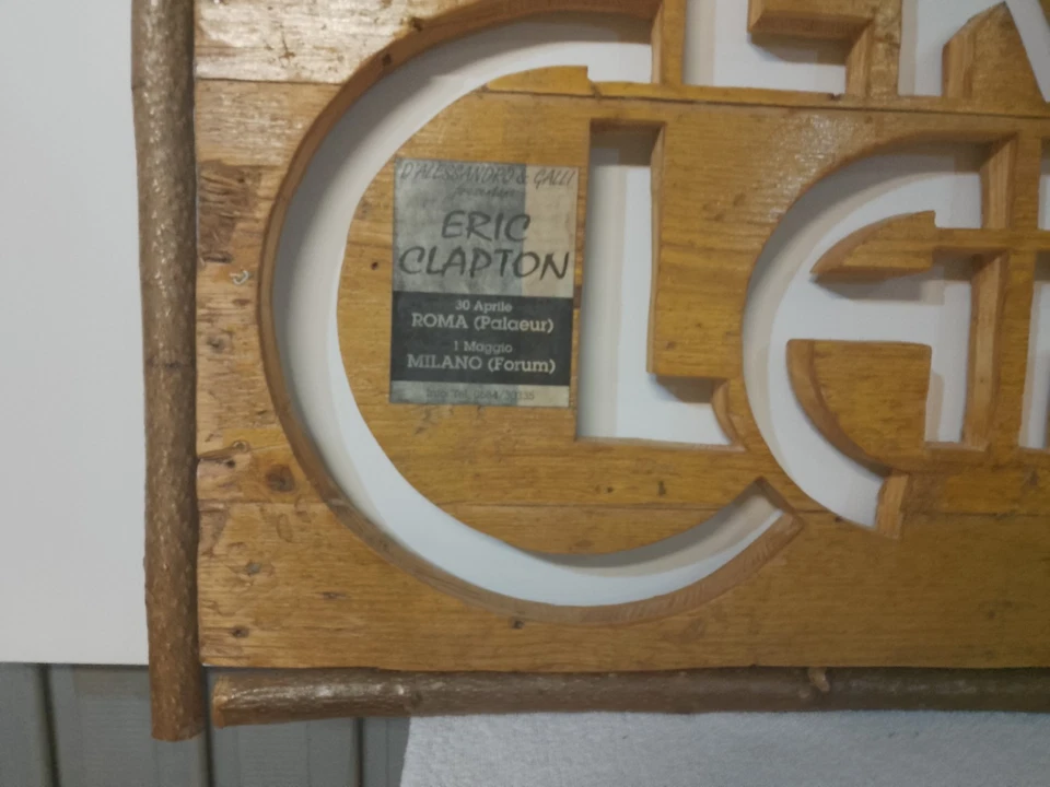 Eric Clapton INSEGNA LEGNO FATTA A MANO Serie Rock 09 - Immagine 3 di 4
