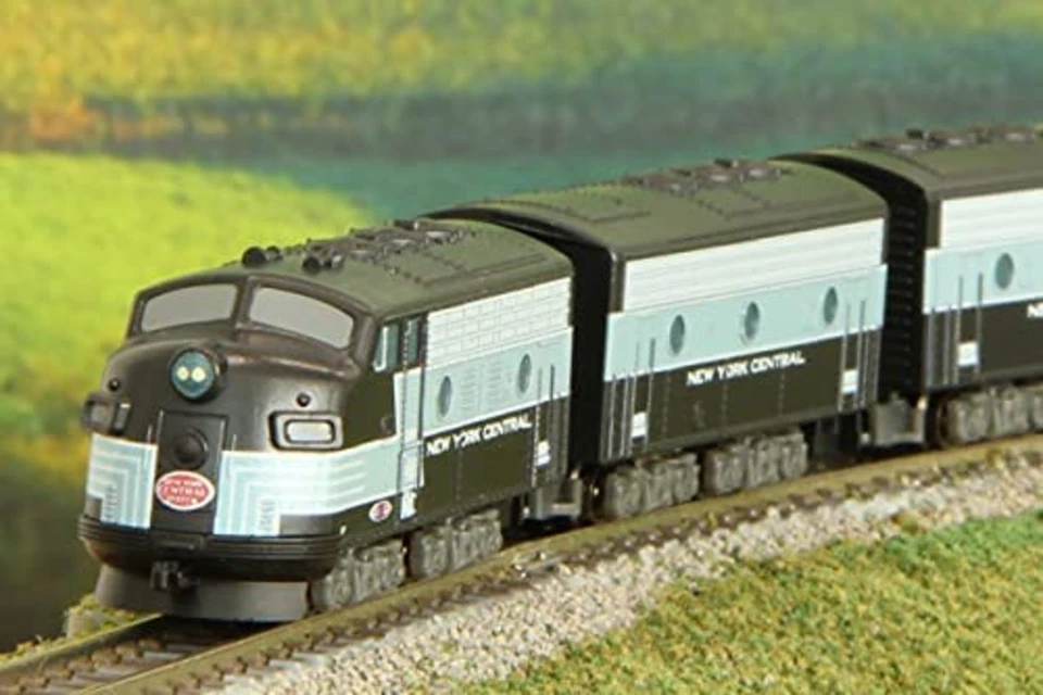 Rokuhan Z Scale Z Shorty EMD F7 New York Central ST012-2 Railroad Diesel F/S NEW - Image 3 of 3