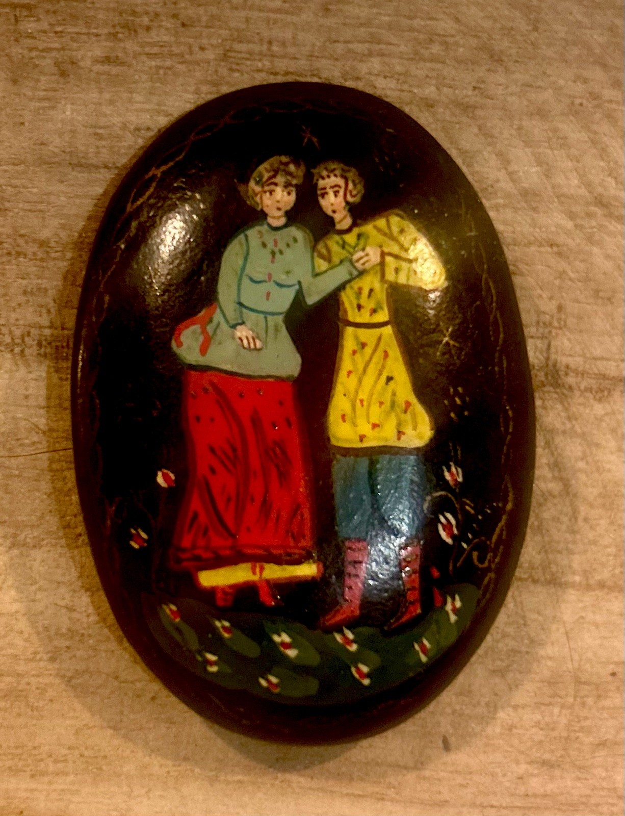 Hand Painted Russian Lacquer Brooch Pin Folk Art Black Oval Vintage