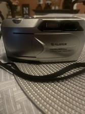 Fujifilm Digital FinePix 1400 Zoom 1.3Mega Pixels - TESTED Needs Batteries 