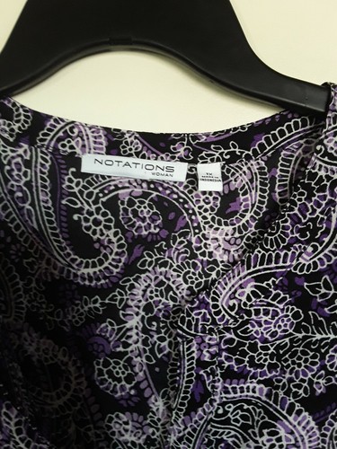 NUEVO CON ETIQUETAS BLUSA TOP ESTAMPADO PAISLEY MORADO NOTACIONES MUJER TALLA 1X - Imagen 3 de 4