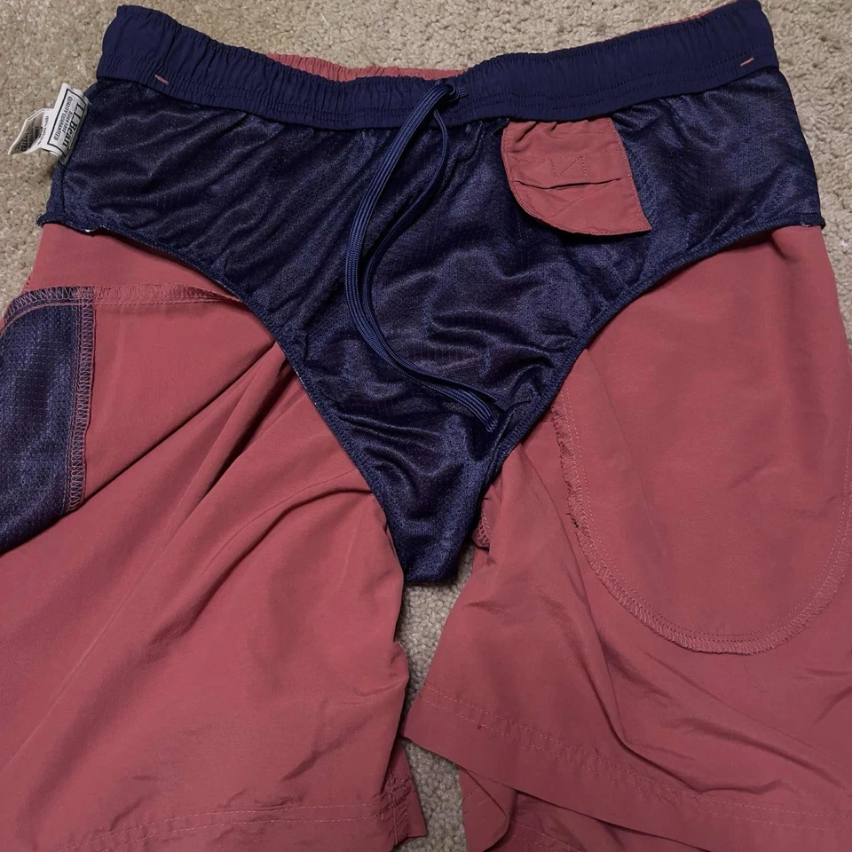 L.L. Logotipo liso rojo óxido frijol para hombre exterior talla corta grande Foto 3 de 4