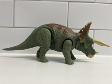 Jurassic World Dinosaur Triceratops World Dominion Roar Strikers Green