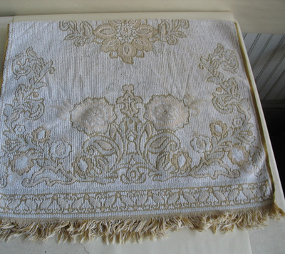 VTG MCM Callaway Milliken Towel gray Gold Paisley  Floral Sculpted 24'' x 44'' USA