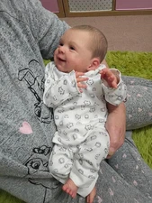 Lifelike Smiling Reborn Baby Dolls 18 Inch Real Life Newborn Baby Dolls Silicone