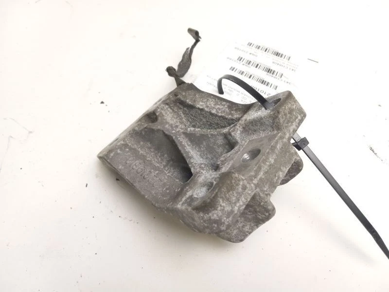 Dodge Grand Caravan 2008 soporte de montaje de cubierta de distribución de motor Foto 2 de 4