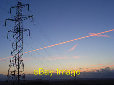 Photo 6x4 Pylons near Wexcombe Brunton/SU2456 Beside the Fair Mile, the  c2007