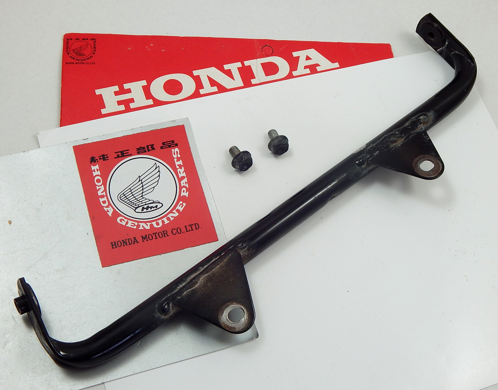 HONDA 86-88 TRX200SX 200SX FOURTRAX FRONT FENDER FRAME STAY 61103-HB3-000