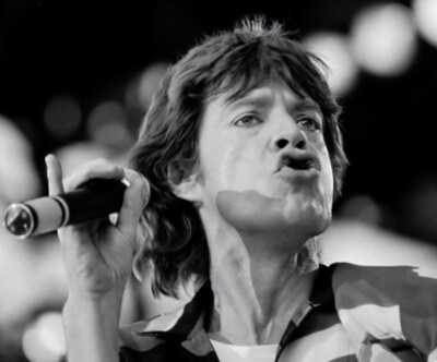 Mick Jagger Unsigned photo - Rolling Stones - Donation to Cancer Charity *M18