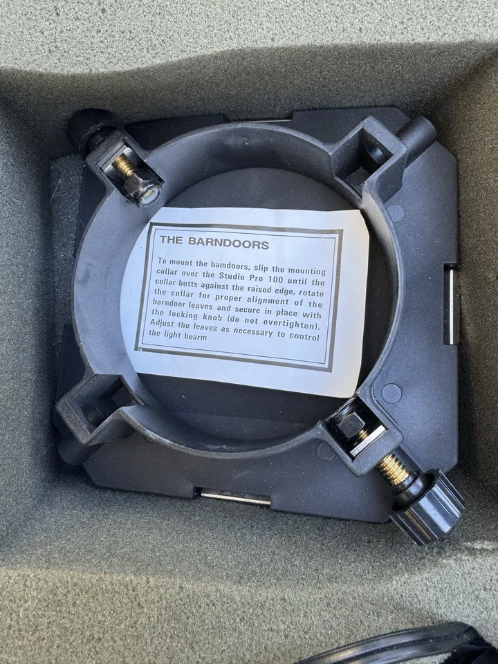 STUDIO PRO 100 920MDL Strobe Flash Bulbs & Lighting Kits for Photography - Image 3 of 4