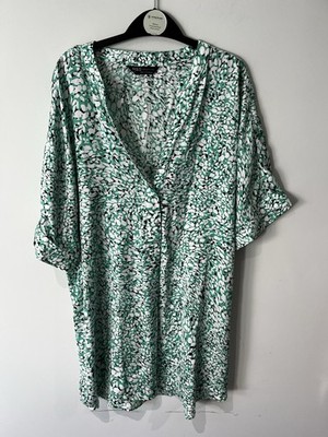 Marks and Spencer s Green Floral Blouse. Size 14 Ladies. VGC  charity 