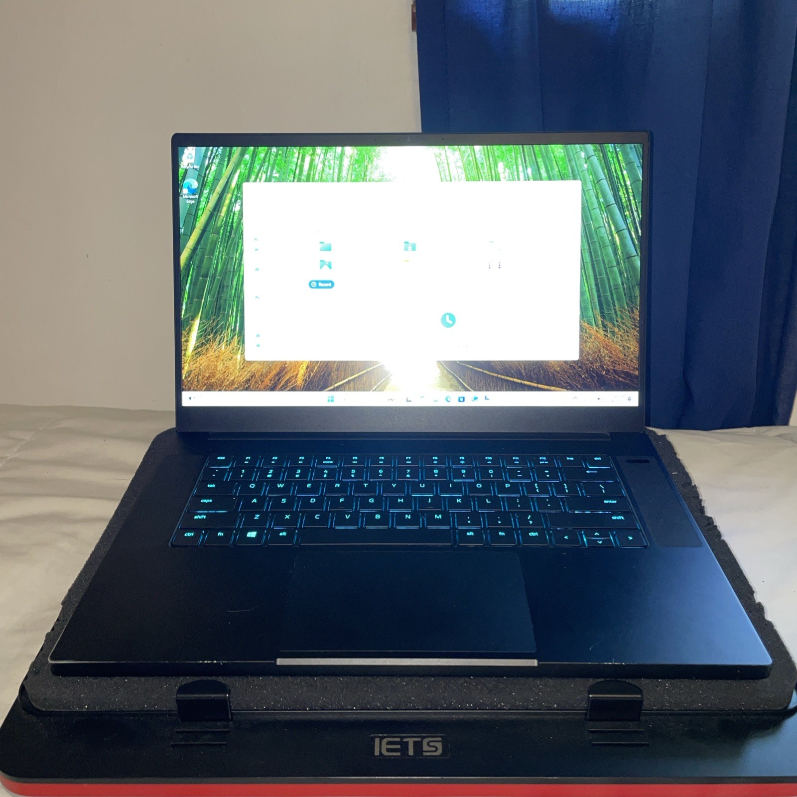 Razer Blade 15 Base 143Hz i7-10750H 2.6GHz 16GB 512GB SSD RTX 2060 GAMING LAPTOP