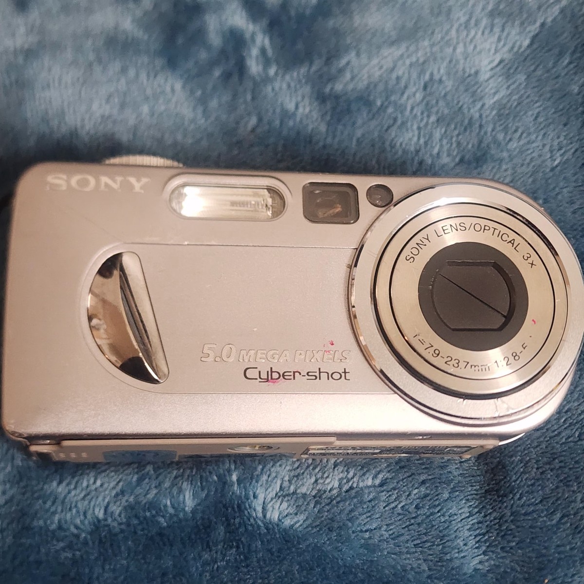 デジタルカメラ SONY Cybershot DSC-P10 DSC-P10 商品の写真 | デジタルスチルカメラ Cyber-shot