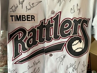1997 WISCONSIN TIMBER RATTLERS AUTHENTIC SIGNED JERSEY 26 SIGNATURES STITCHED !