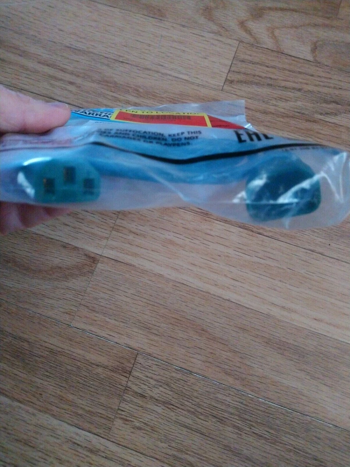 P047-006 Tripp Lite POWER EXTENSION CORD : C13-C14 ,6FT - Image 2 of 4