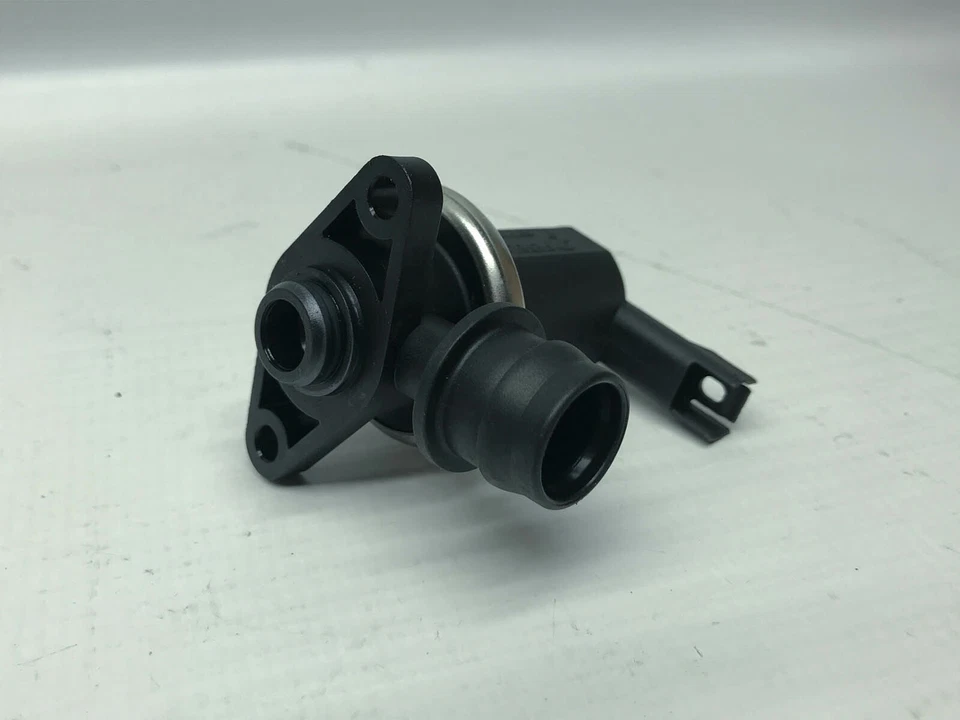 BMW F800S Secondary Air Valve Air Valve Solenoid Sensor (4) 06' - Image 4 of 4