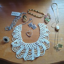 Jewelry Lot Gold Tone/Costume Modern & Vintag...